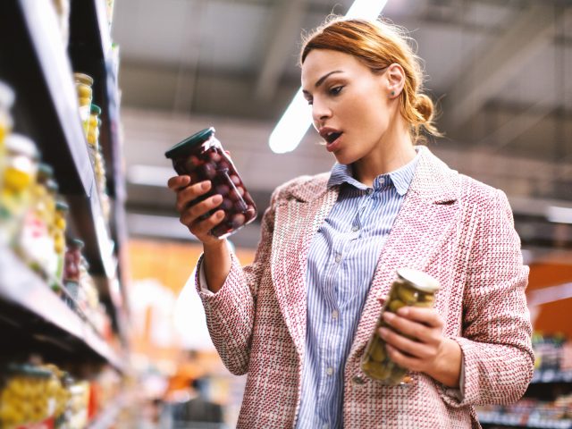 How to Control the Hidden Salt in Your Diet