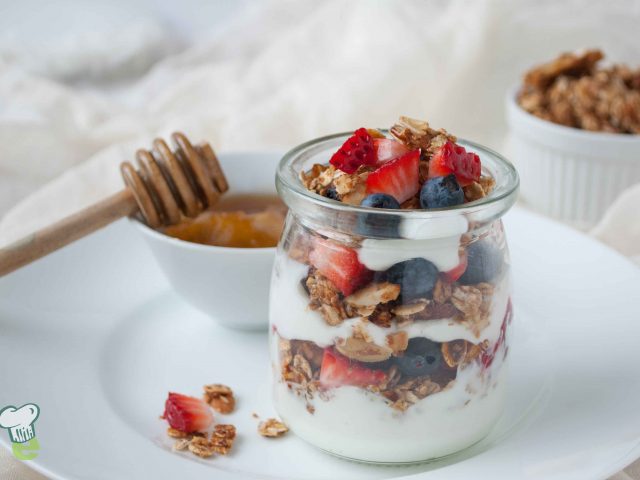 Honey Yogurt Berry Parfaits