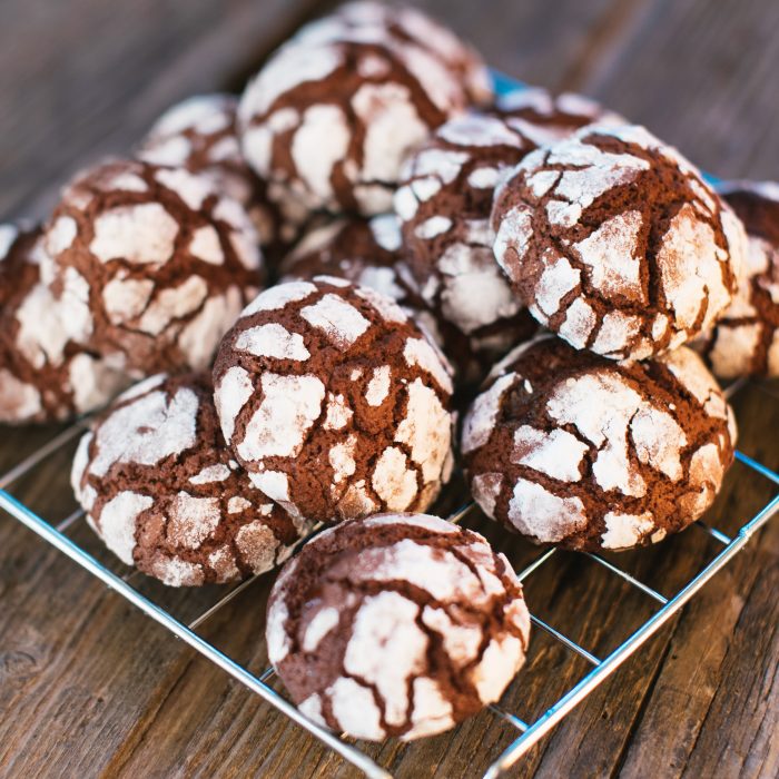 chocolate-crinkle-cookies-5008x3336 (2)