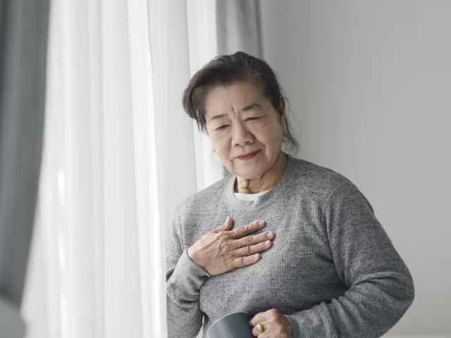 Don’t Miss These Early Warning Signs of Heart Failure